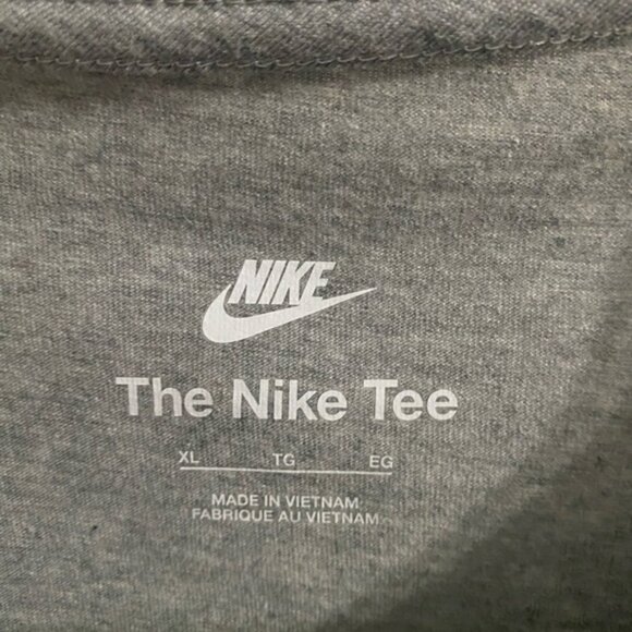 Nike tee - Picture 4 of 4
